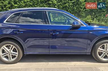 Внедорожник / Кроссовер Audi Q5 2017 в 