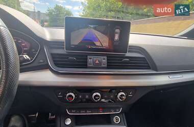 Внедорожник / Кроссовер Audi Q5 2017 в 