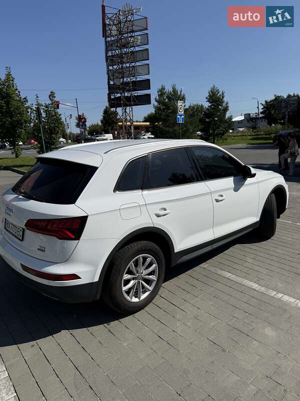 Внедорожник / Кроссовер Audi Q5 2017 в Хмельницком