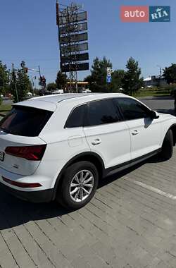 Позашляховик / Кросовер Audi Q5 2017 в 