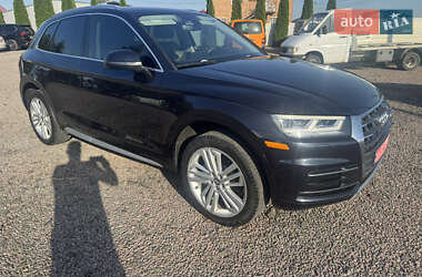 Внедорожник / Кроссовер Audi Q5 2018 в 