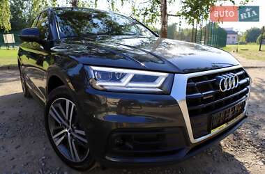 Внедорожник / Кроссовер Audi Q5 2018 в 