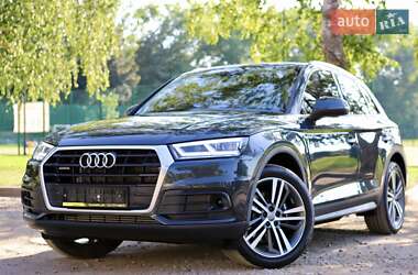 Внедорожник / Кроссовер Audi Q5 2018 в 
