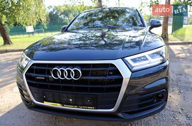 Внедорожник / Кроссовер Audi Q5 2018 в 