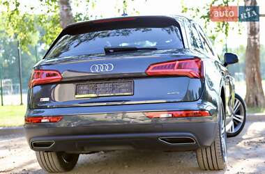 Внедорожник / Кроссовер Audi Q5 2018 в 