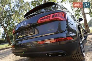 Внедорожник / Кроссовер Audi Q5 2018 в 