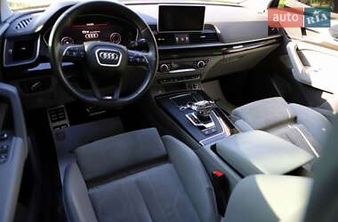 Внедорожник / Кроссовер Audi Q5 2018 в 