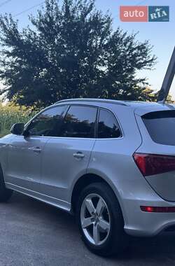 Внедорожник / Кроссовер Audi Q5 2011 в 