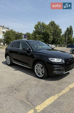 Внедорожник / Кроссовер Audi Q5 2018 в 