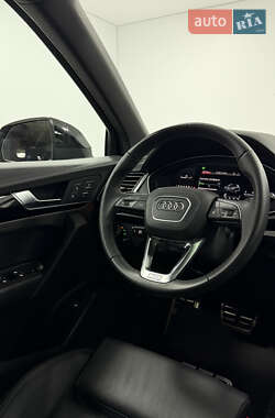 Внедорожник / Кроссовер Audi Q5 2022 в 