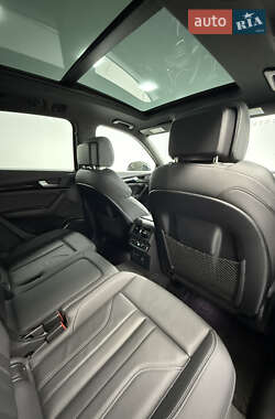 Внедорожник / Кроссовер Audi Q5 2022 в 
