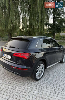Внедорожник / Кроссовер Audi Q5 2020 в 