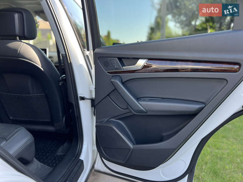 Внедорожник / Кроссовер Audi Q5 2018 в Ровно