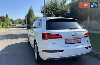 Внедорожник / Кроссовер Audi Q5 2018 в 