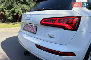 Внедорожник / Кроссовер Audi Q5 2018 в 