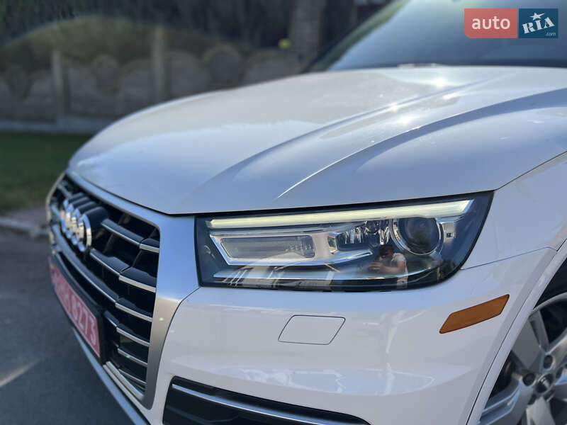 Внедорожник / Кроссовер Audi Q5 2018 в Ровно