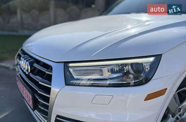 Внедорожник / Кроссовер Audi Q5 2018 в 