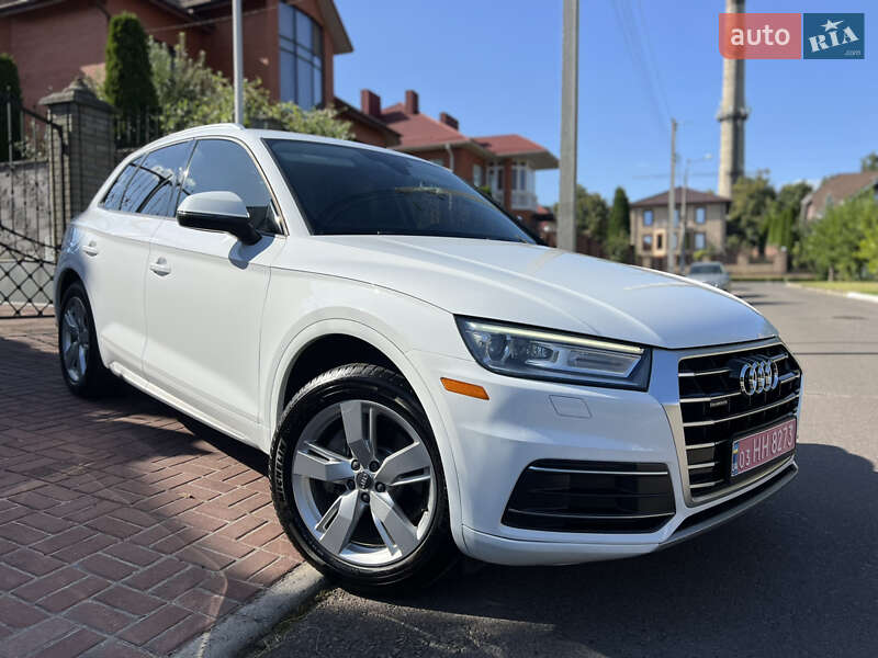 Внедорожник / Кроссовер Audi Q5 2018 в Ровно