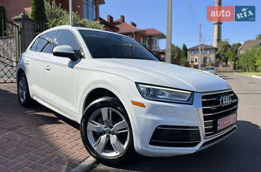 Внедорожник / Кроссовер Audi Q5 2018 в 