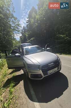 Внедорожник / Кроссовер Audi Q5 2017 в 