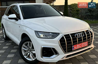 Внедорожник / Кроссовер Audi Q5 2022 в 