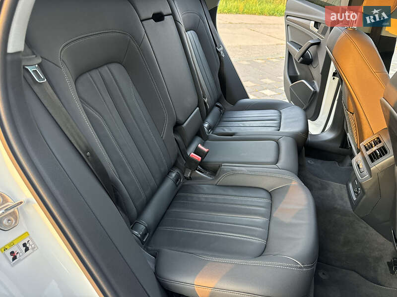 Внедорожник / Кроссовер Audi Q5 2022 в Стрые