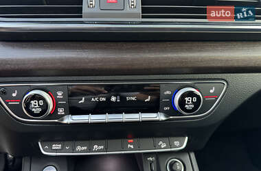 Внедорожник / Кроссовер Audi Q5 2022 в 