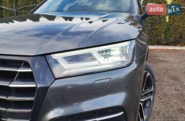 Внедорожник / Кроссовер Audi Q5 2017 в 