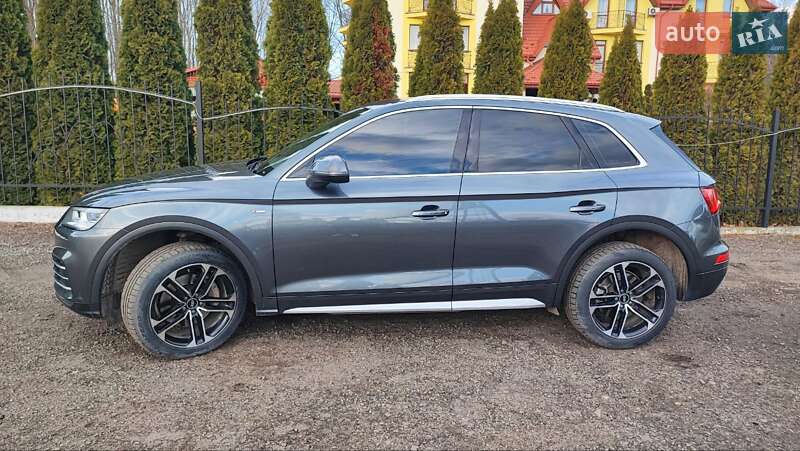 Внедорожник / Кроссовер Audi Q5 2017 в Дрогобыче