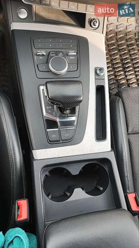 Внедорожник / Кроссовер Audi Q5 2017 в Дрогобыче