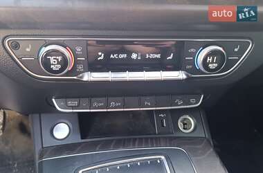 Внедорожник / Кроссовер Audi Q5 2018 в 