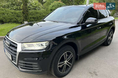 Внедорожник / Кроссовер Audi Q5 2018 в 