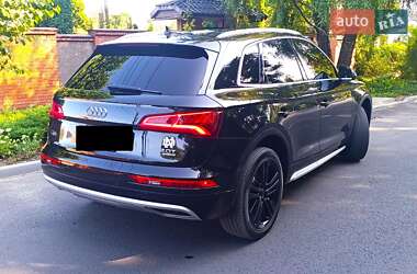 Внедорожник / Кроссовер Audi Q5 2018 в 