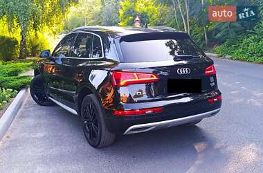 Внедорожник / Кроссовер Audi Q5 2018 в 