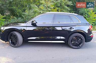 Внедорожник / Кроссовер Audi Q5 2018 в 