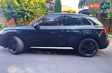 Внедорожник / Кроссовер Audi Q5 2018 в 