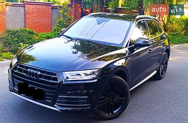 Внедорожник / Кроссовер Audi Q5 2018 в 