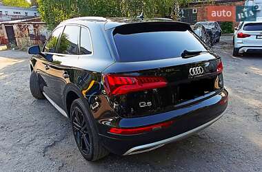 Внедорожник / Кроссовер Audi Q5 2018 в 