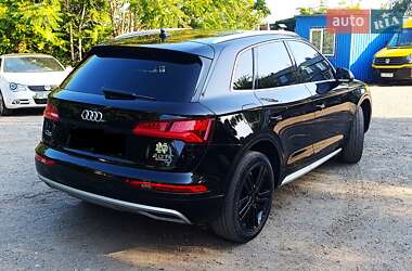 Внедорожник / Кроссовер Audi Q5 2018 в 
