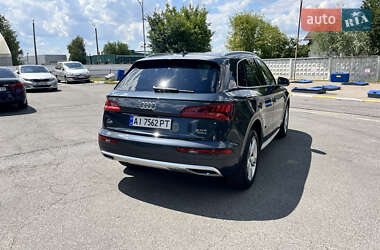 Внедорожник / Кроссовер Audi Q5 2017 в 