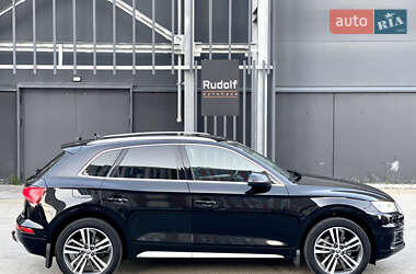 Внедорожник / Кроссовер Audi Q5 2017 в 