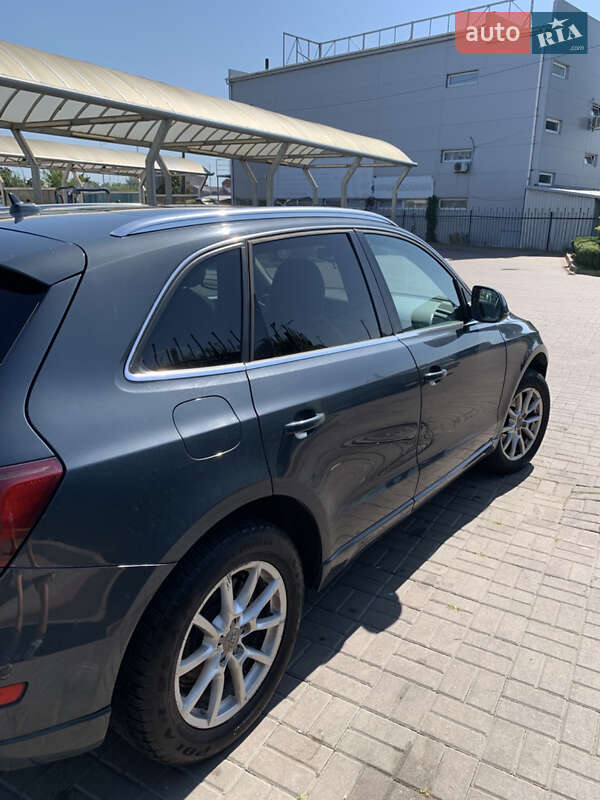 Внедорожник / Кроссовер Audi Q5 2011 в Киеве