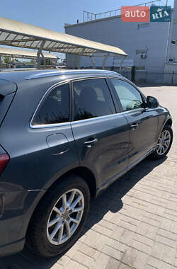 Внедорожник / Кроссовер Audi Q5 2011 в 