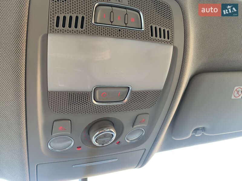 Внедорожник / Кроссовер Audi Q5 2011 в Киеве