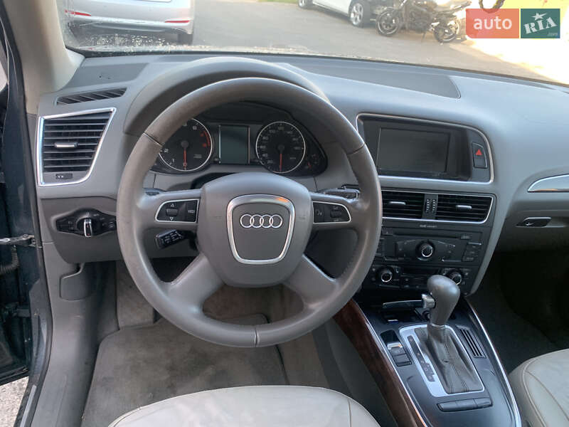 Внедорожник / Кроссовер Audi Q5 2011 в Киеве