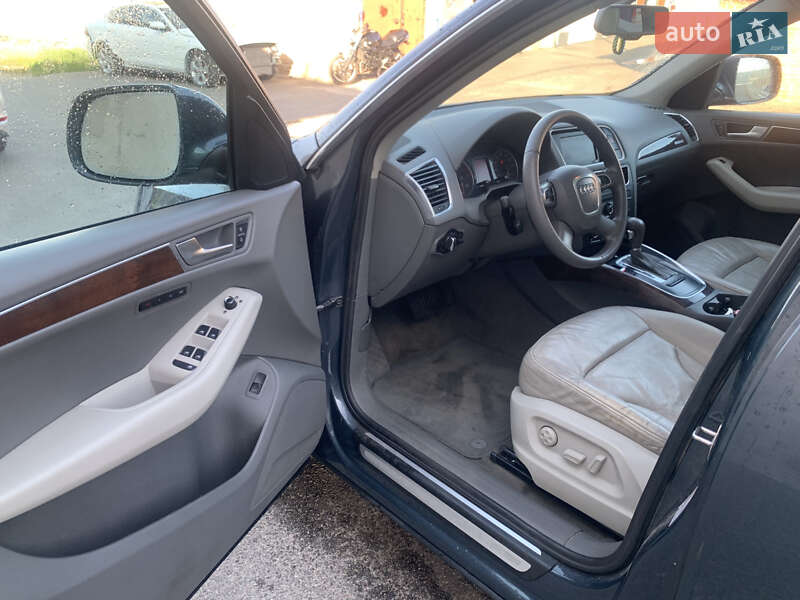 Внедорожник / Кроссовер Audi Q5 2011 в Киеве