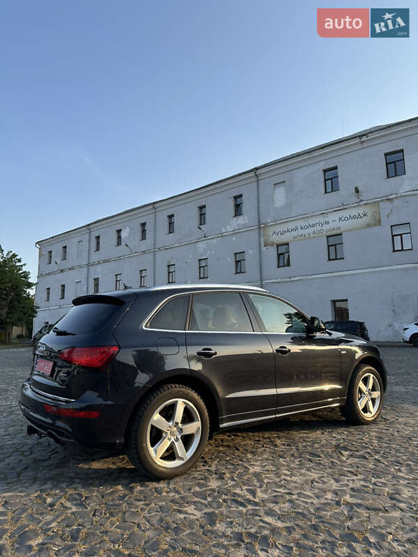 Позашляховик / Кросовер Audi Q5 2016 в Луцьку