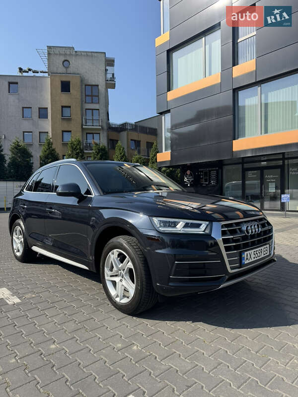 Внедорожник / Кроссовер Audi Q5 2018 в Ужгороде