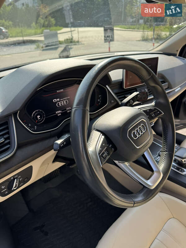 Внедорожник / Кроссовер Audi Q5 2018 в Ужгороде