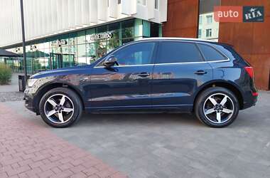 Внедорожник / Кроссовер Audi Q5 2011 в 